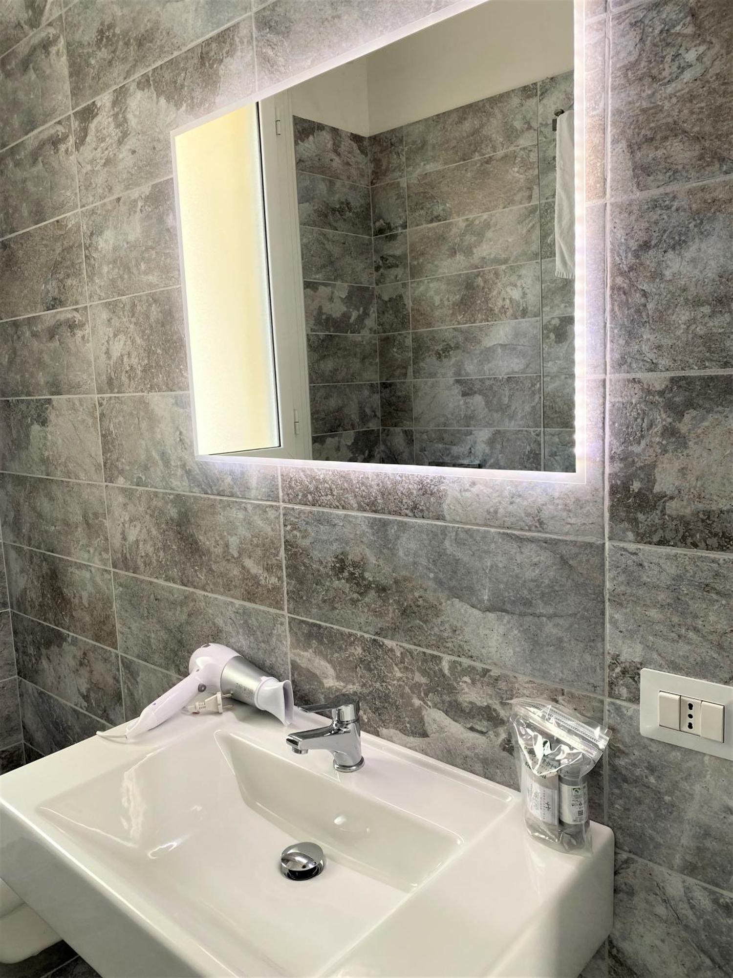 Myrtus Guest House Piazza Gramsci Каляри Екстериор снимка