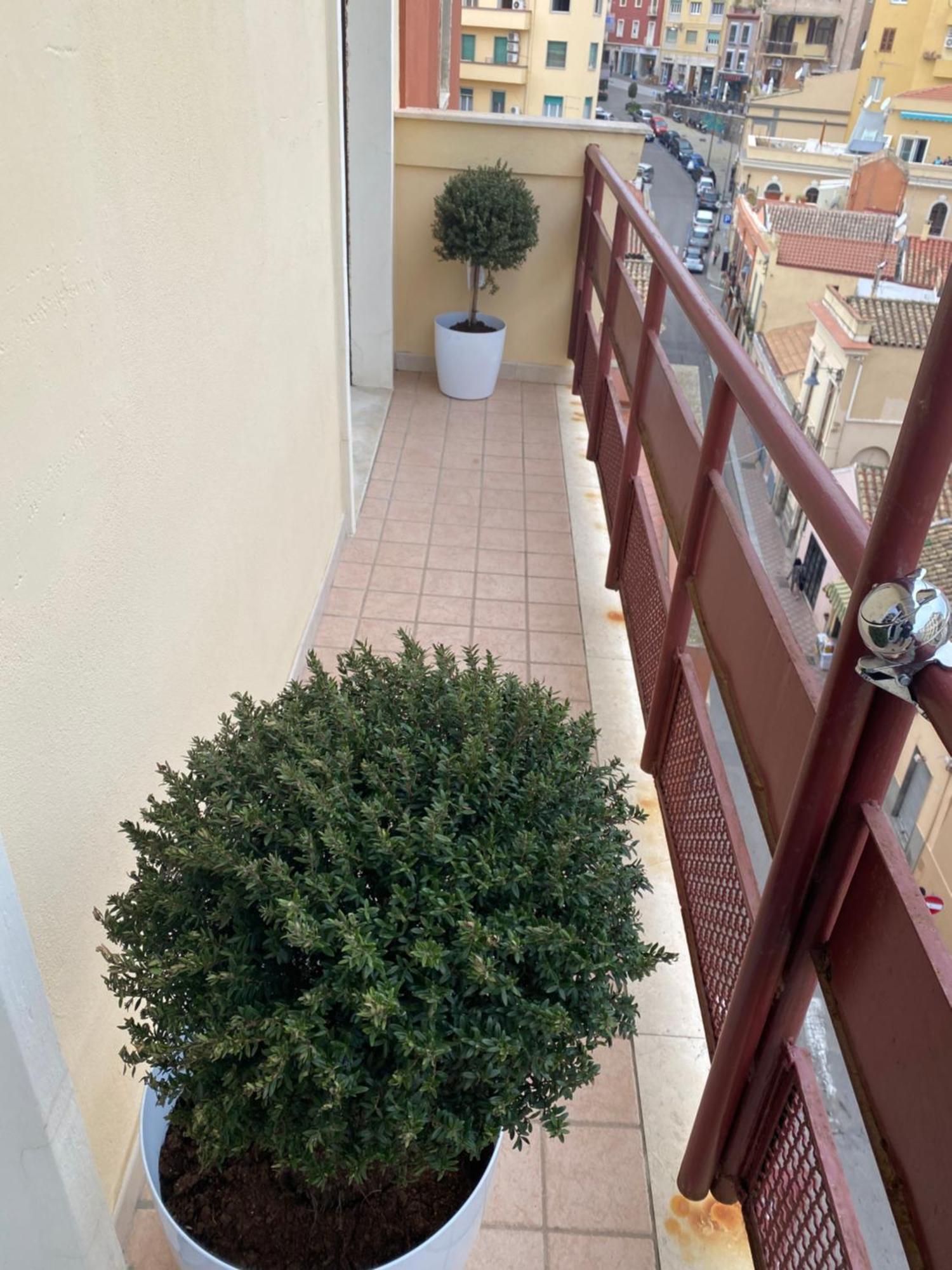 Myrtus Guest House Piazza Gramsci Каляри Екстериор снимка