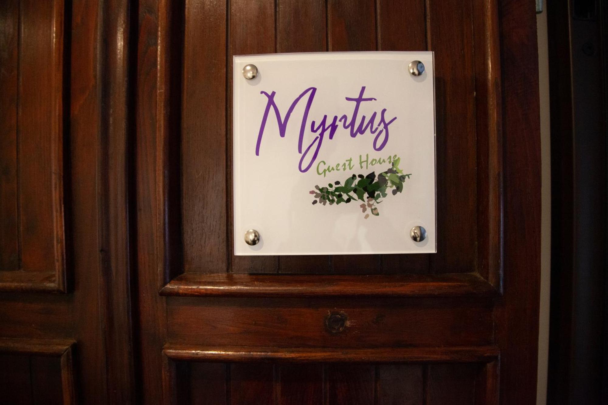 Myrtus Guest House Piazza Gramsci Каляри Екстериор снимка
